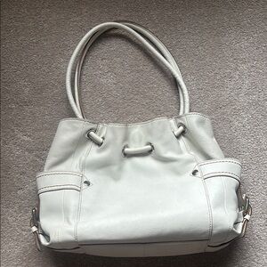 Fossil White Shoulder Bag with Textured Leather and Slouchy Shape